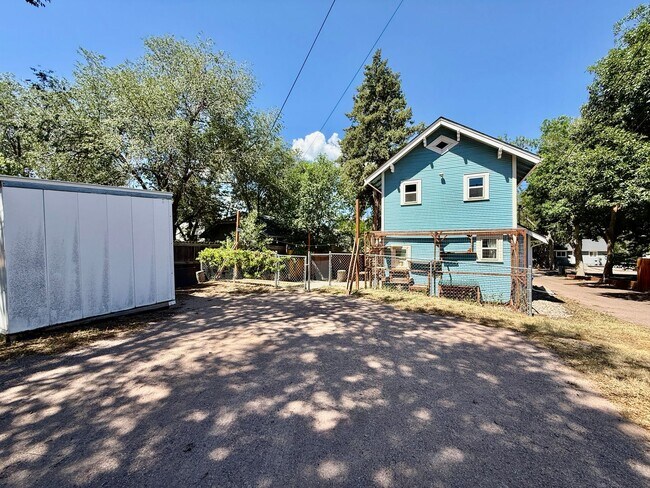Building Photo - Charming 1925 Hillside Bungalow | Downtown Colorado Springs