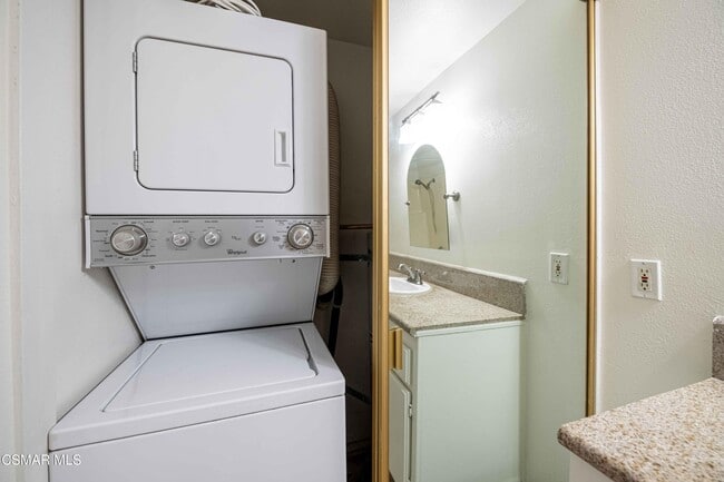 Building Photo - 460 Arbor Ln Ct