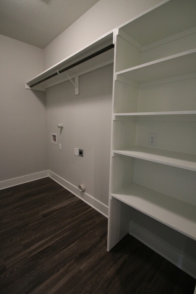Building Photo - Move In Ready! – 3BD/2BA Azle Duplex | Granite Counters, Stainless Steel Appliances, Hardwood-Loo...