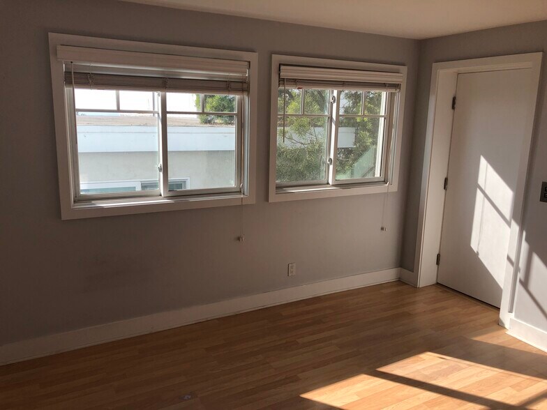 Bedroom - 121 31st Pl