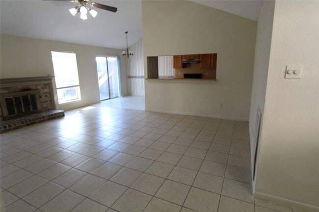 Building Photo - 2823 Chimneystone Cir