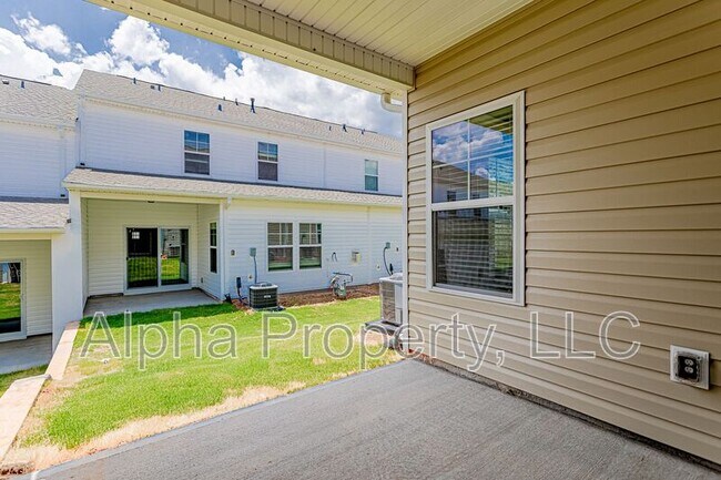 Building Photo - 409 Wards Creek Way