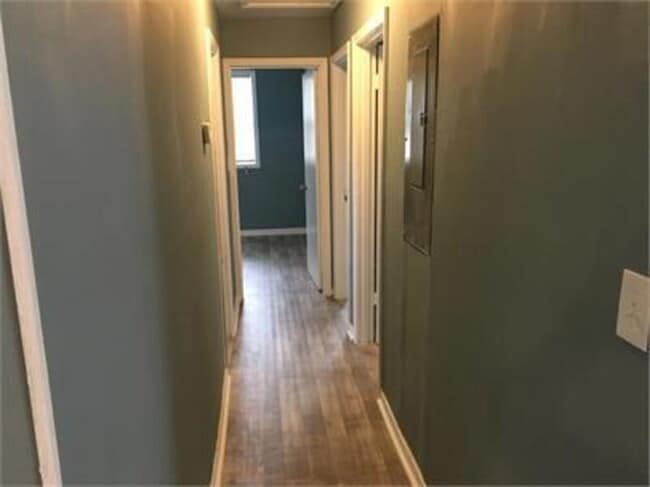 Building Photo - 324 Macedonia Rd SE