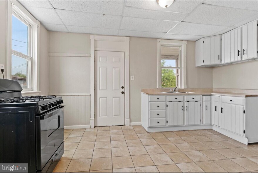 Kitchen - 207 N Queen St