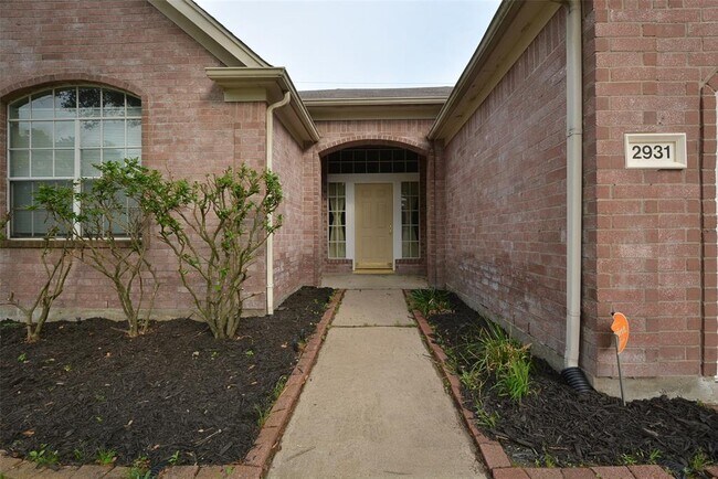 Building Photo - 2931 Sunbird Dr