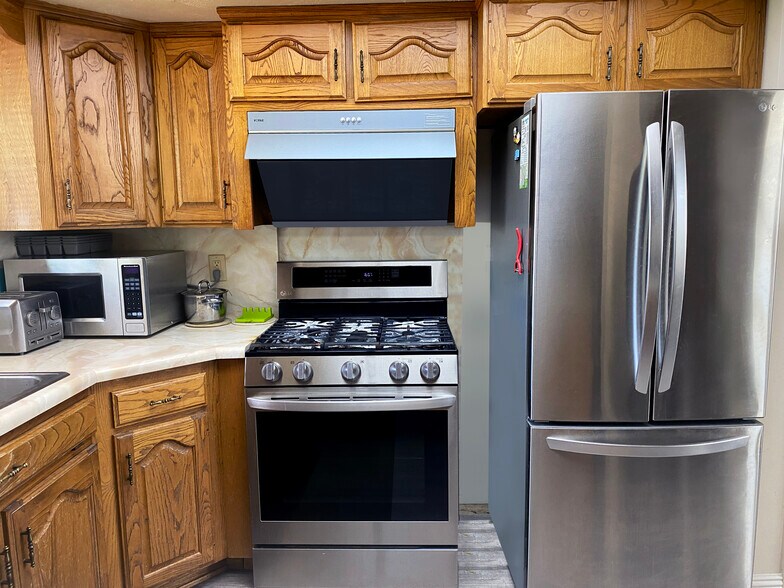 Kitchen - 10129 S 2165 E