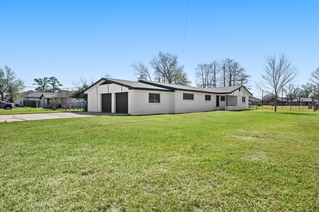 Building Photo - 1302 I Ave