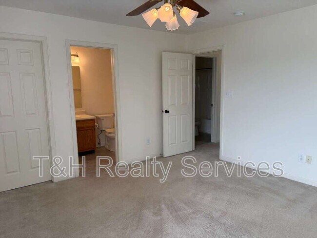 Building Photo - 4209 Manasota Ct