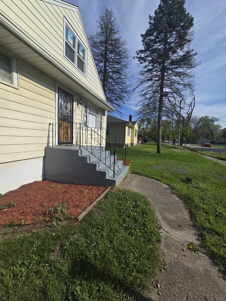Building Photo - 14531 Minerva Ave