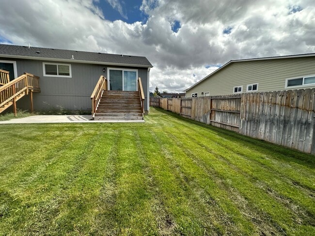 Building Photo - 921 Quail Point Ct