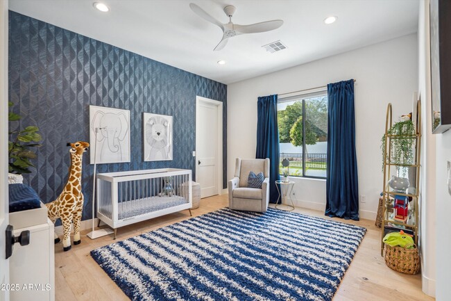 Building Photo - 7610 N Mockingbird Ln