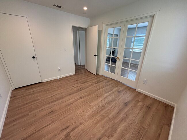 Building Photo - 42 Wharf Cir