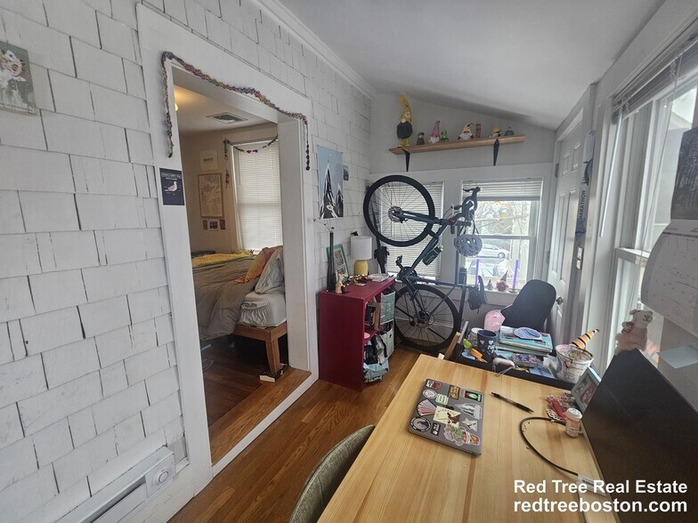 Building Photo - 7 Riverside Pl