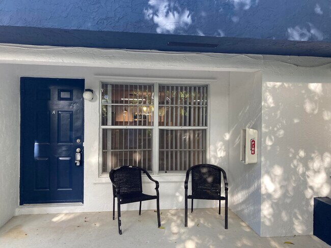 Building Photo - 625 Oak St