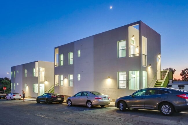 Interior Photo - The Royal of Rancho Penasquitos