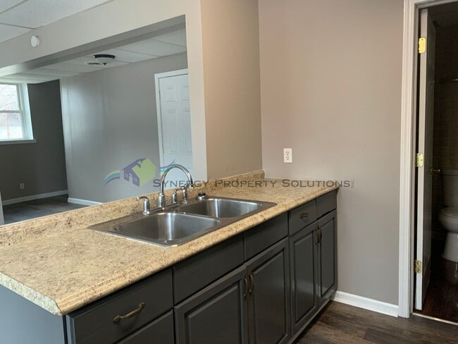 Building Photo - Madison Rental