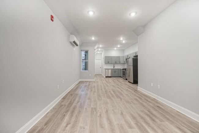 Building Photo - 1156 S 52nd St