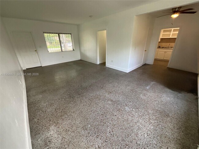 Building Photo - 661 NE 138th St