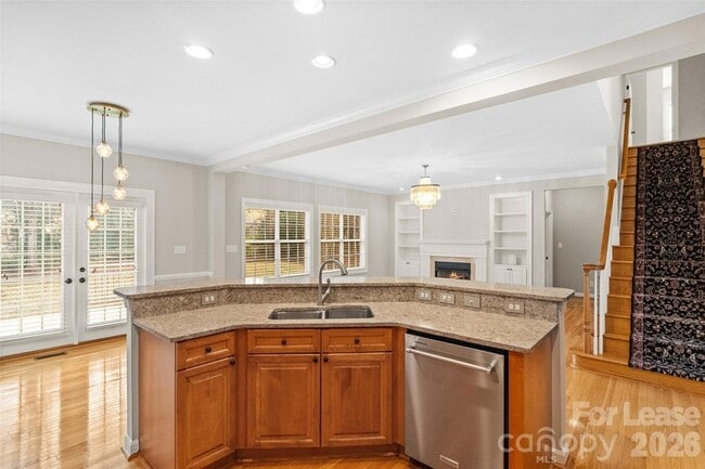 Building Photo - 704 Deercross Ln