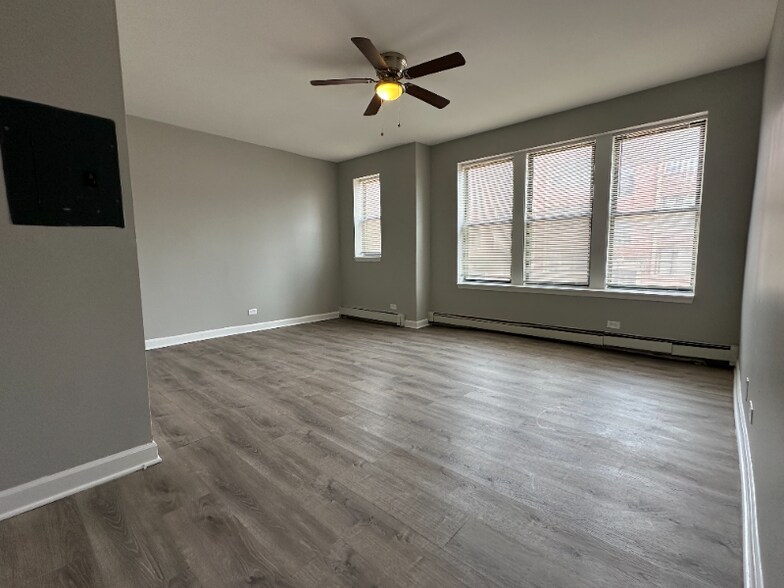 Building Photo - 52 N Parkside Ave