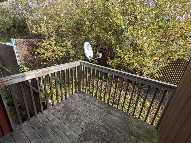 balcony - 2021 C St