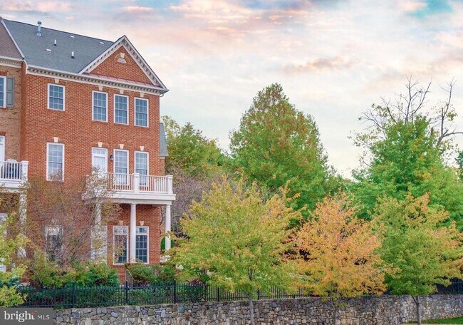 Building Photo - 3510 Goddard Way