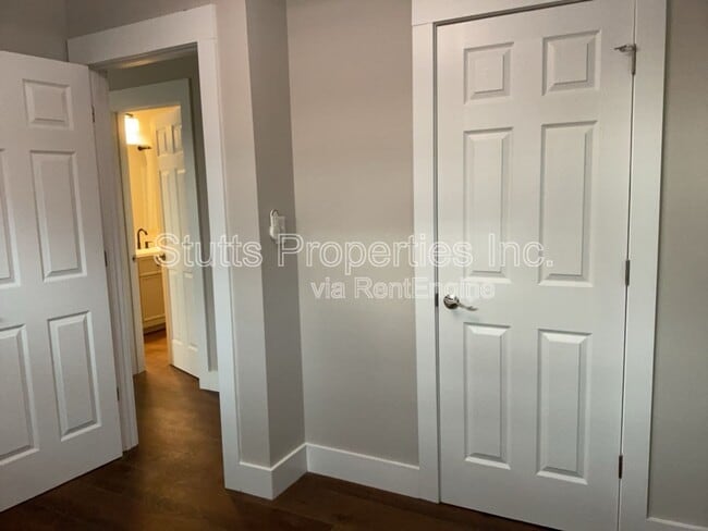 Building Photo - 625 Rivermont Rd