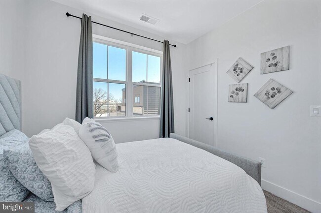 Building Photo - 1249 Northside Park Blvd