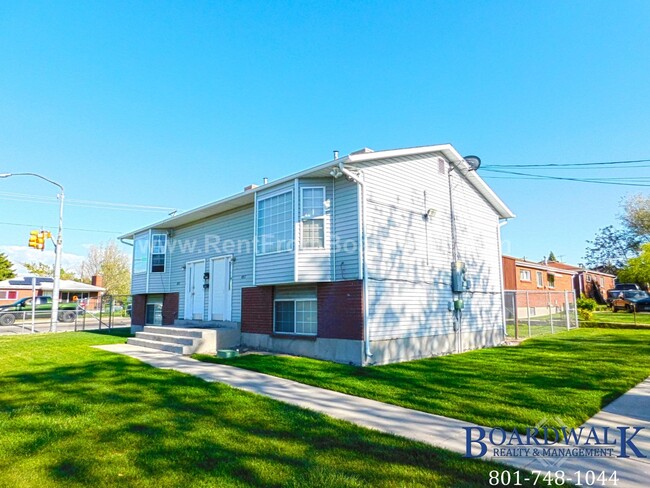 Primary Photo - 2 Bedroom Duplex Unit in Great Neighborhood