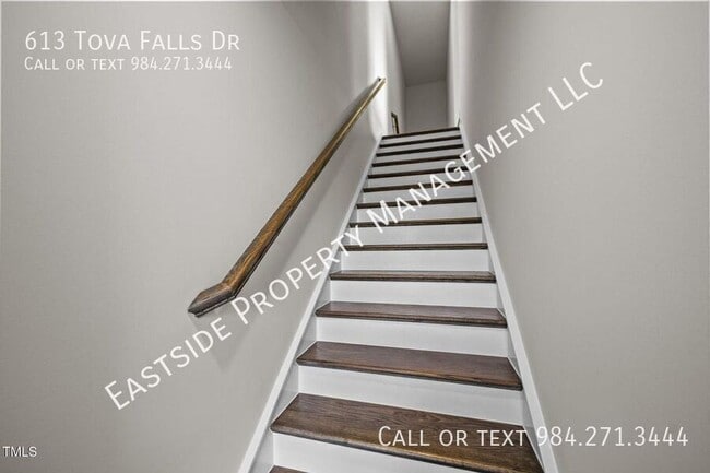 Building Photo - 613 Tova Fls Dr