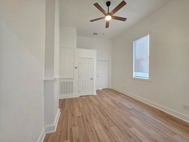 Building Photo - 2624 Palmyra St