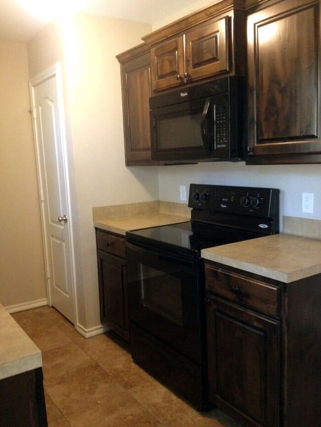 Building Photo - Coming Soon: 2 Bedroom, 2 Bathroom Duplex in Lindale!