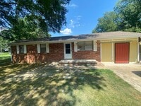 Building Photo - 115 Blair St