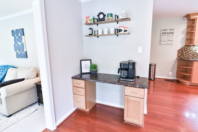 Building Photo - 9633 Cinnamon Creek Dr