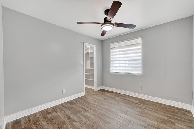 Building Photo - 19818 Packwood Dr