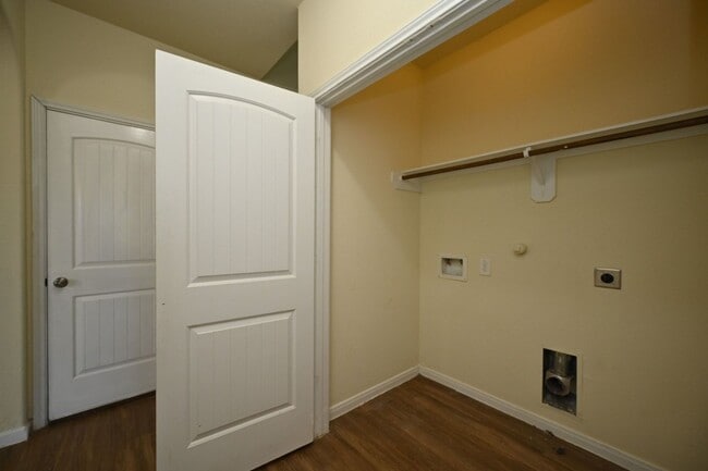 Building Photo - 10331 Admirable Path