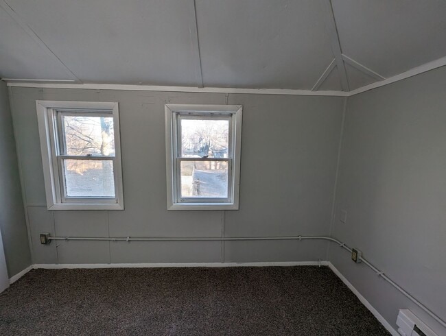 Building Photo - 518 W High St