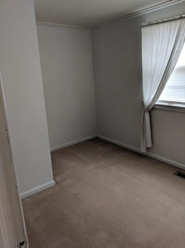 Building Photo - 1124 Edgar-A