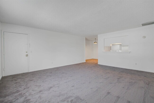 Building Photo - 2150 Spoleto Lane Apt #B6, North Charlesto...