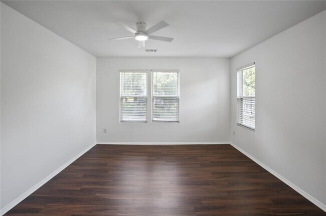 Building Photo - 1569 Foote St NE