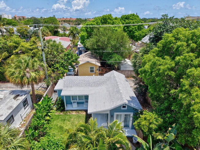 Building Photo - 220 S L St