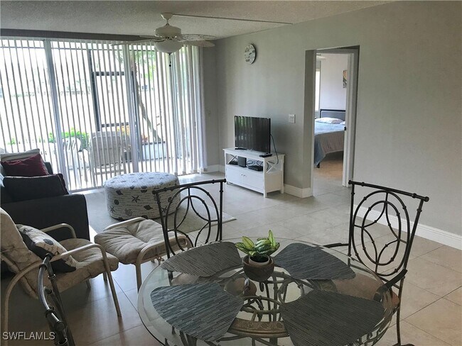 Building Photo - 1085 Forest Lakes Dr