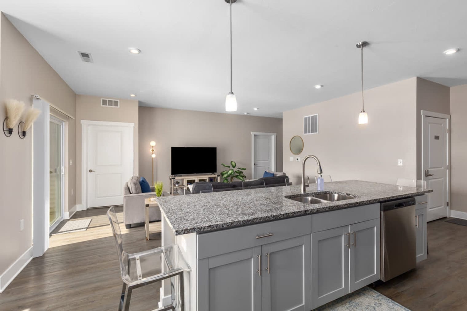 Building Photo - 3938 Pinot Dr