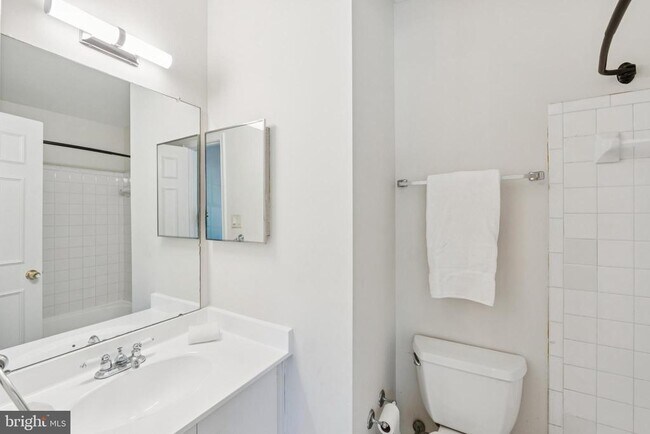 Building Photo - 10520 Pine Haven Terrace