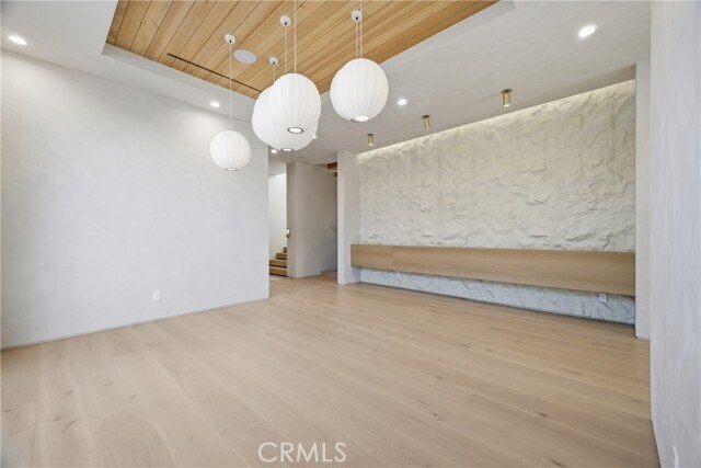 Building Photo - 4827 Stansbury Ave