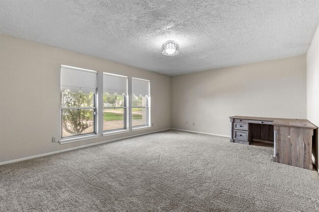 Building Photo - 4010 Paraguay Cir