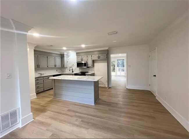 Building Photo - 1459 Cambridge Ct