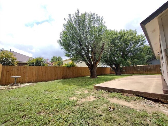 Building Photo - 1813 Laurel Path