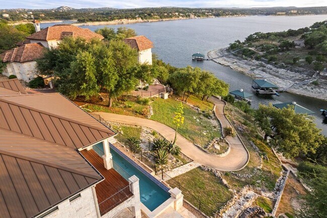 Building Photo - 17813 Kingfisher Ridge Dr