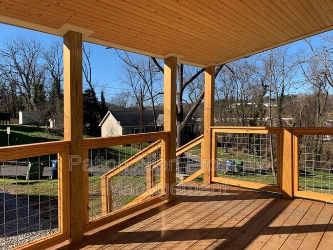 Building Photo - 83 Boyd Ave